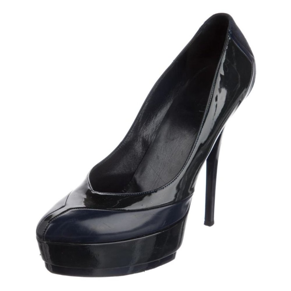 GUCCI Patent Leather Pumps Size: 39